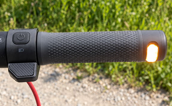 Blinker am Lenker Blinker am Lenker des Segway E3 Pro D