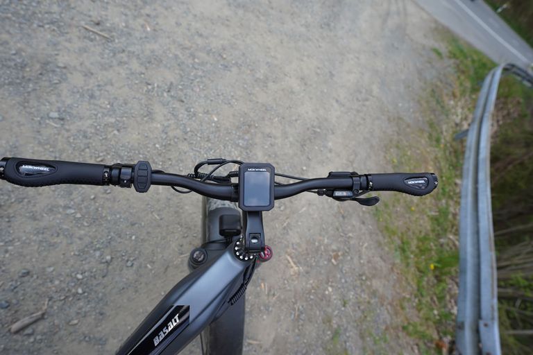 Aufgeräumter Lenker beim Mokwheel Basalt 2.0 Aufgeräumter Lenker beim Mokwheel Basalt 2.0