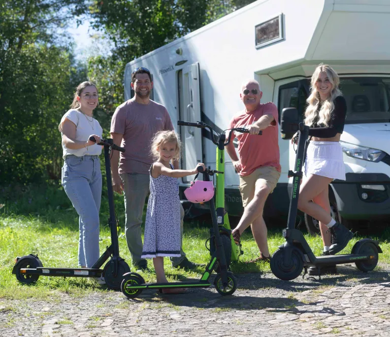Familie mit STREETBOOSTER Modellen