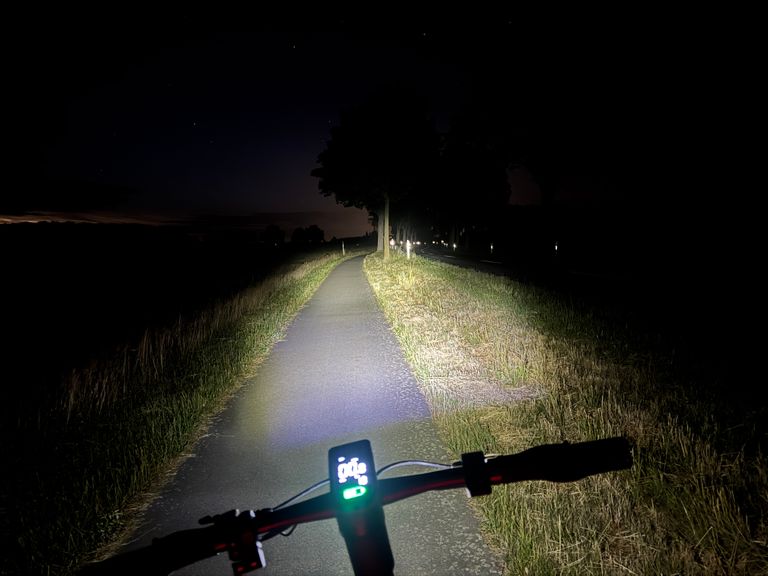 Egret X Ultra Frontbeleuchtung bei Nacht Egret X Ultra Frontbeleuchtung bei Nacht