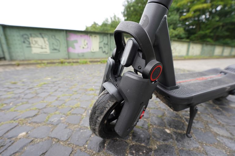 Die Vorderradfederung des Segway Max G3D