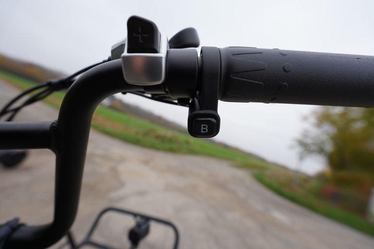 Die Boost-Taste ist prägnant mit einem B markiert