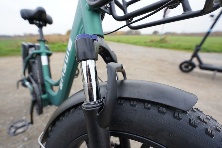 Die Federung des ENGWE lässt sich gut einstellen