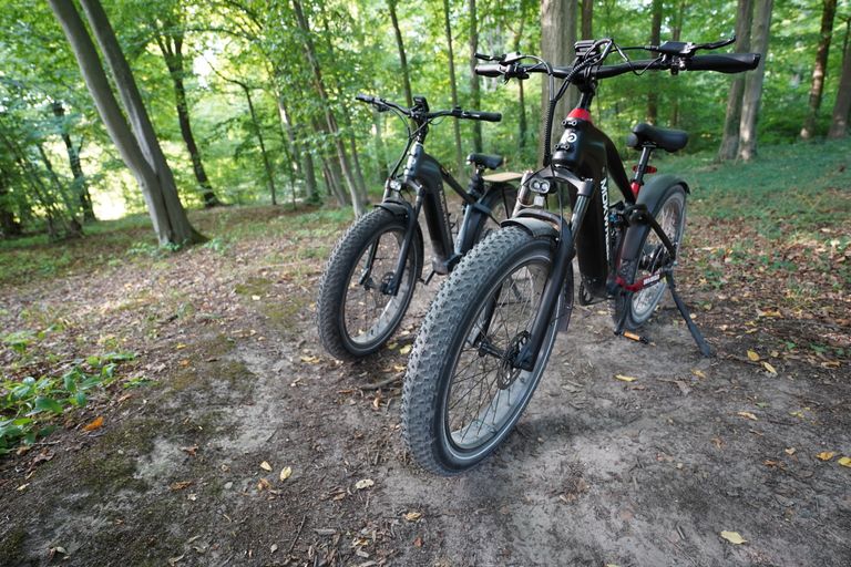 Mokwheel Obsidian und Basalt im Vergleich