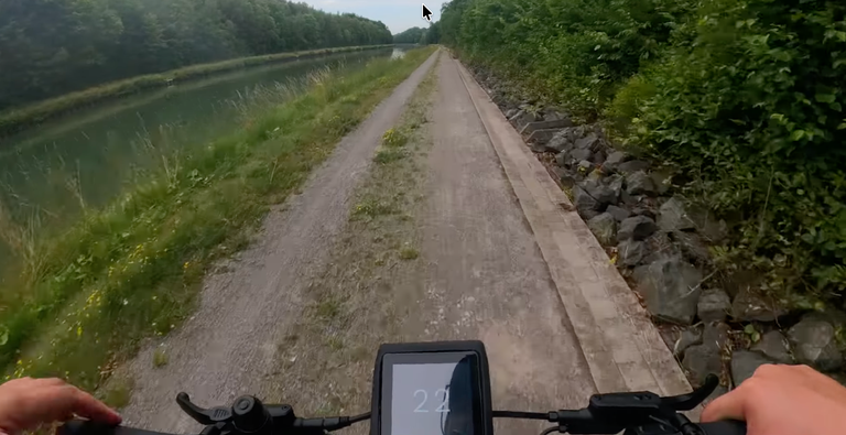 Unsere E-Scooter mit ABE werden im Test über unsere Teststrecke gefahren