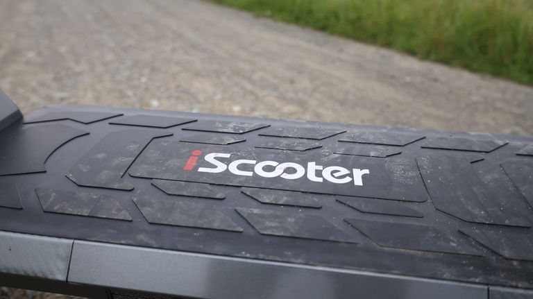 Das Trittbrett des iScooter iX7