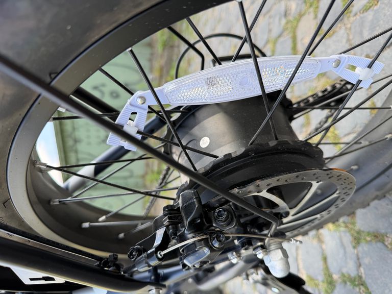 Speichenreflektor am Laufrad des Touroll S2 Pro