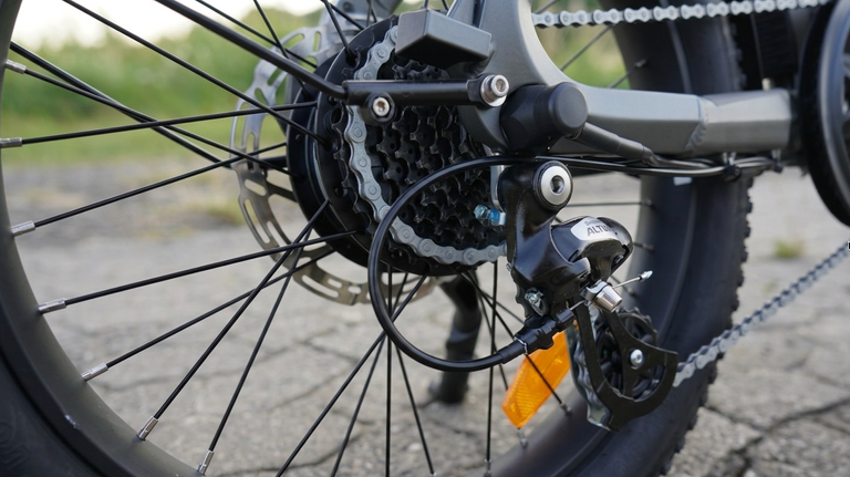 Shimano Altus 8-Gang-Schaltung am Deruiz Peridot