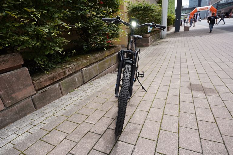 Frontscheinwerfer mit 120 Lux am Deruiz Mica Pro