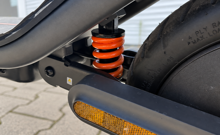 Hinterrad mit Federung des Xiaomi Electric Scooter 6
