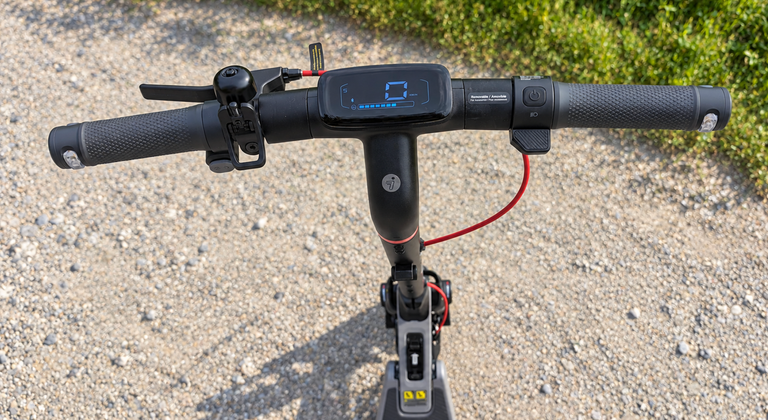 Lenker des Segway E3 Pro D mit 3-Zoll-Display und Bedieneinheit